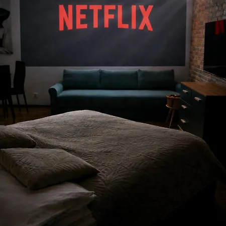 Irena Lux Family Centrum - Free Parking, Netflix Cinema, 2 Queen Beds Апартаменты Вроцлав