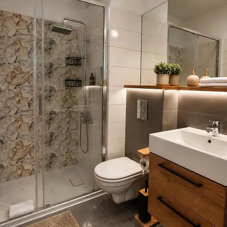 Apartmán Irena Lux Family Centrum - Free Parking, Netflix Cinema, 2 Queen Beds Vratislav